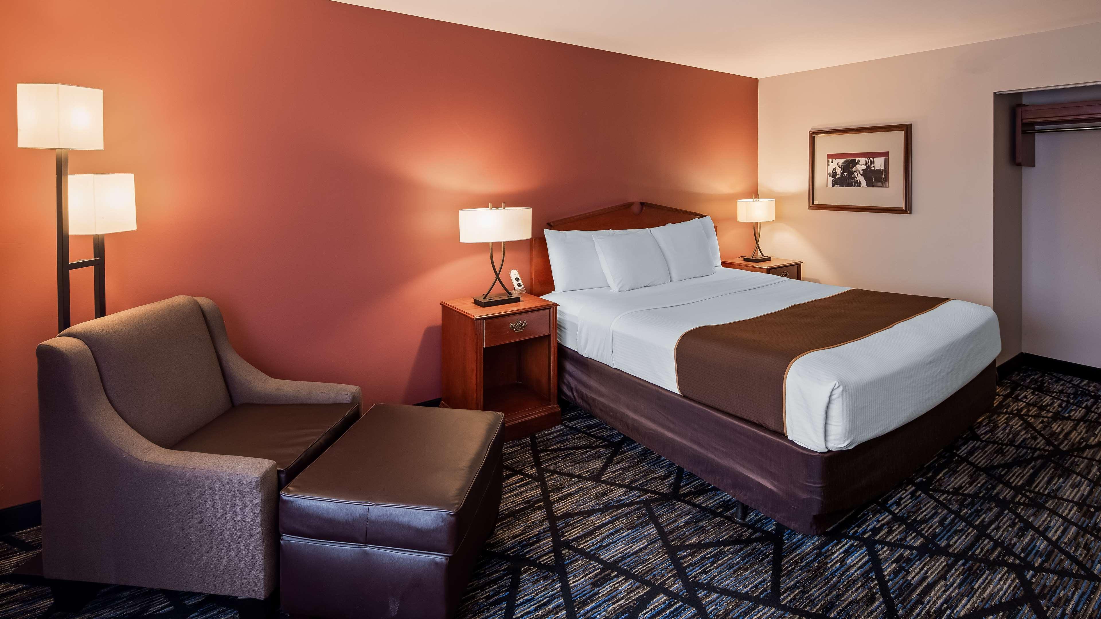 Surestay Plus Hotel By Best Western Обърн Екстериор снимка