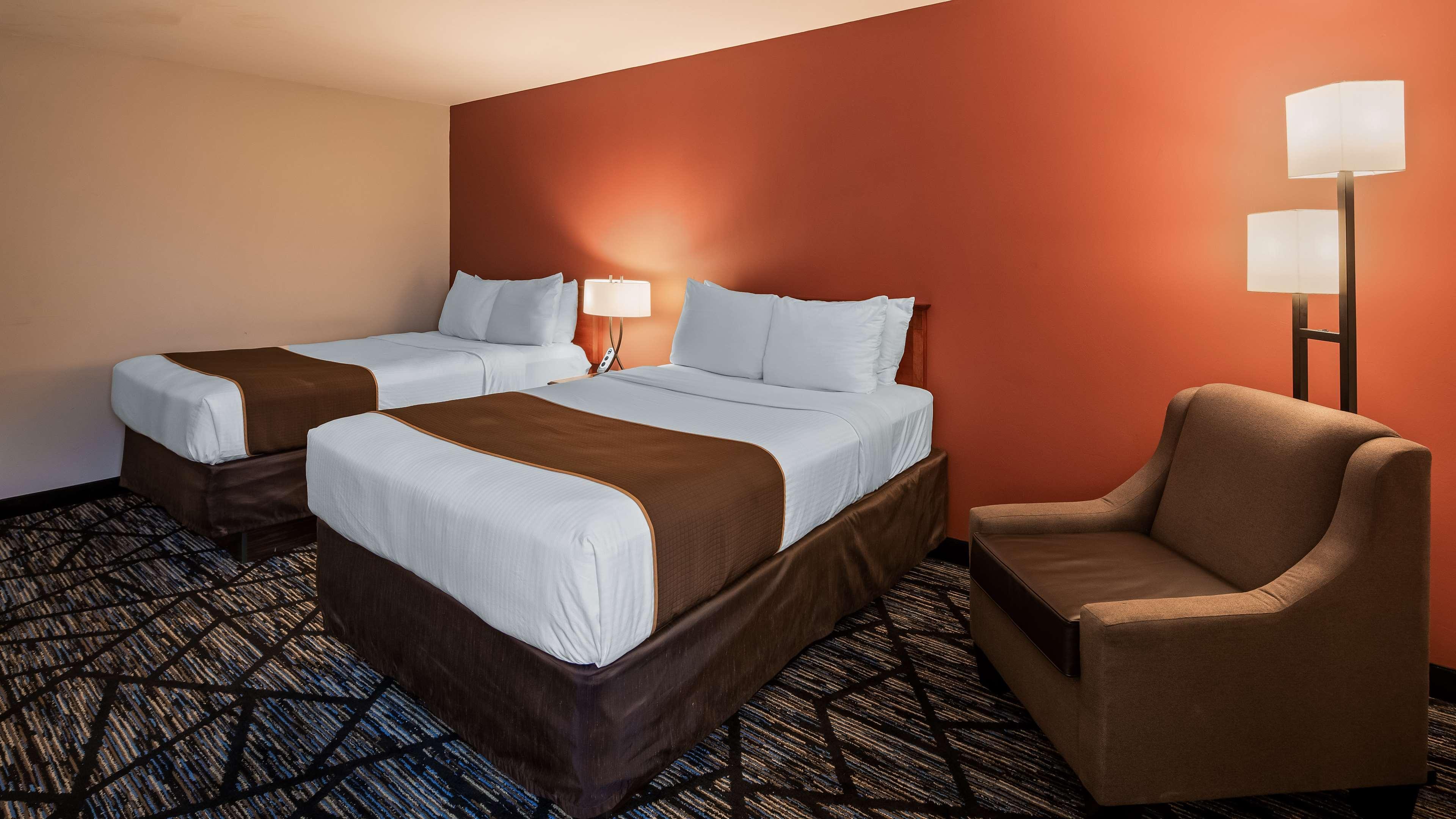 Surestay Plus Hotel By Best Western Обърн Екстериор снимка
