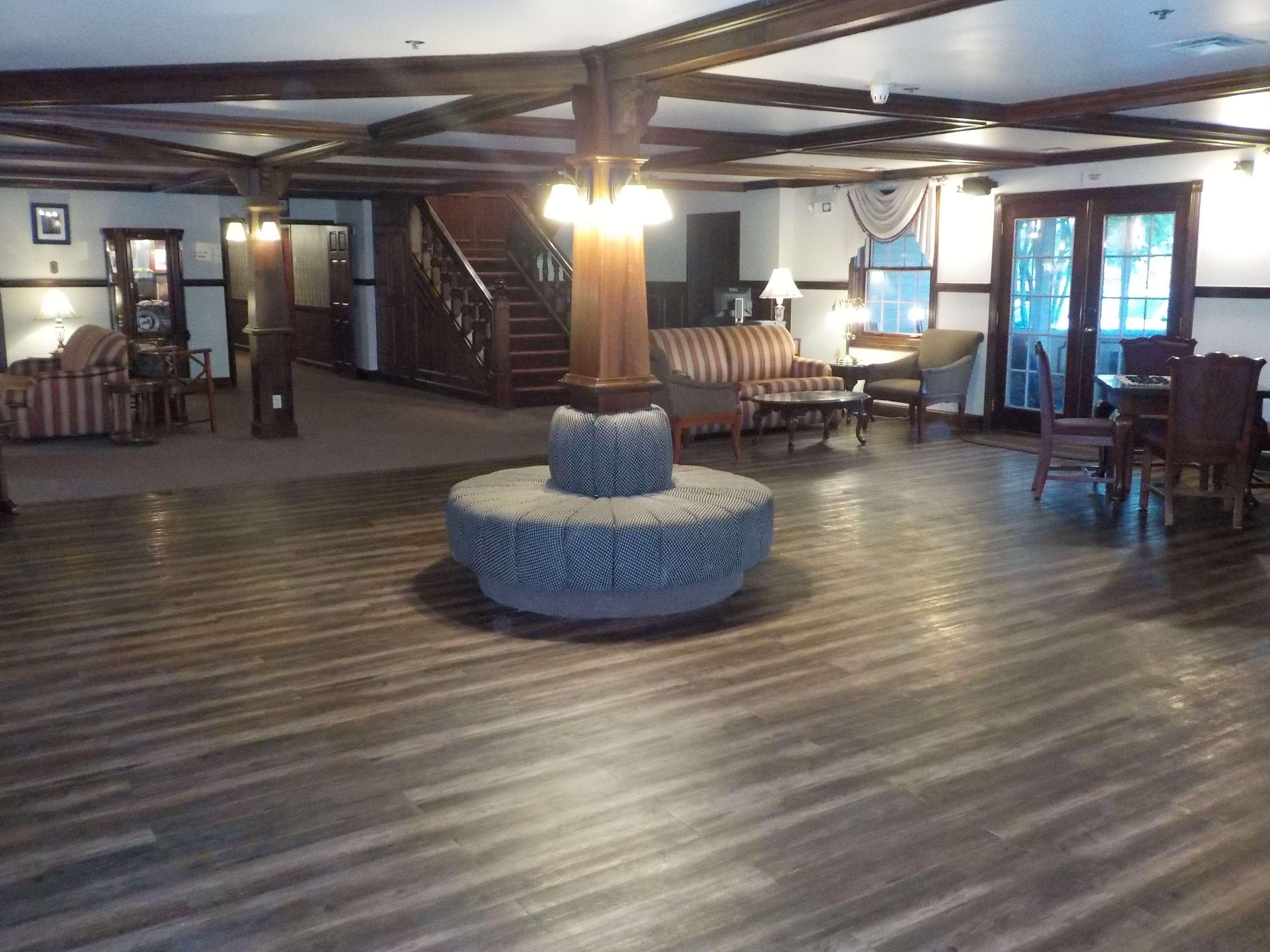Surestay Plus Hotel By Best Western Обърн Екстериор снимка