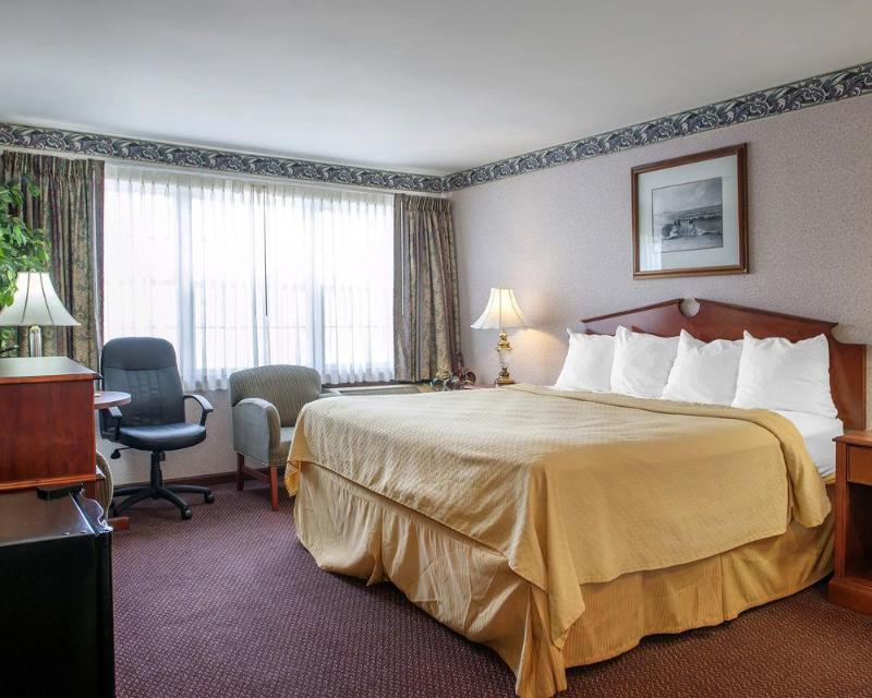 Surestay Plus Hotel By Best Western Обърн Екстериор снимка